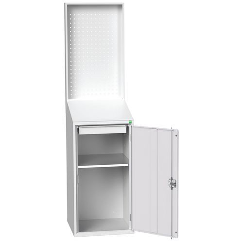 Informationsstation med perforeret panel – Bott