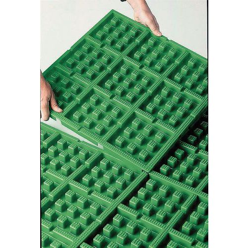 les dalles s'assemblent par simple encastrement